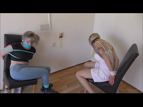 ❤️ Verslaafd / vastgebonden en de mond gesnoerd / jonkvrouw in nood ❌ Porn video at us