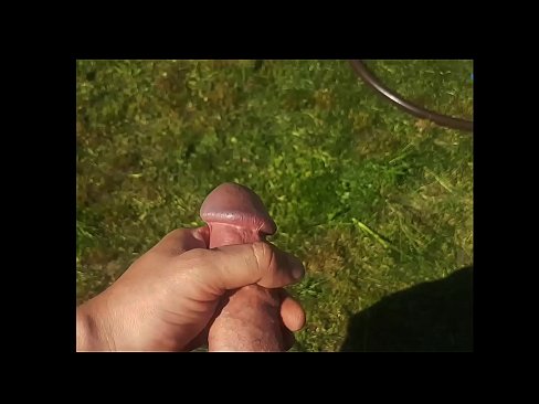 ❤️ Hete hottie laat zich in haar roze kutje neuken en spuitend klaarkomen in een zomerse tuin ❌ Porn video at us