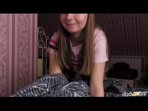 ❤️ Blondie zuigt haar BFF's diep en krijgt Cum in haar mond ❌ Porn video at us