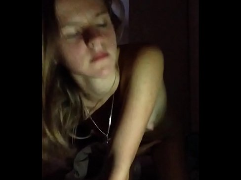 ❤️ Een meisje masturbeert en komt klaar ❌ Porn video at us